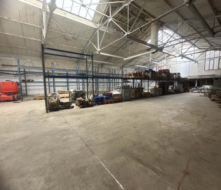 Ihr Business, Ihr Platz: Vielseitige Gewerbefläche mit ca. 940m²!